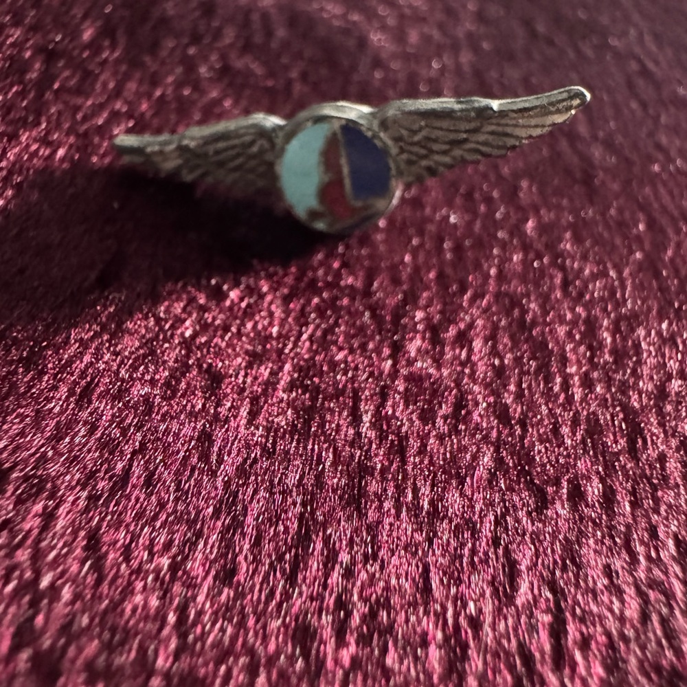 Vintage Eastern Airlines tie tack